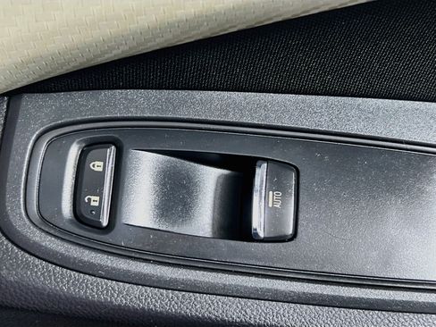 Used 2019 Subaru Ascent Premium AWD/4WD image 31