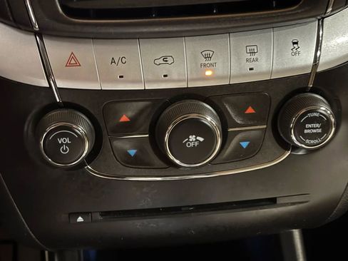 Used 2020 Dodge Journey SE w/ SE Popular Equipment Group image 42