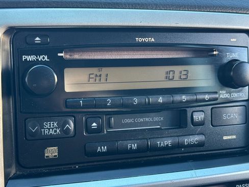 Used 2004 Toyota 4Runner SR5 image 18