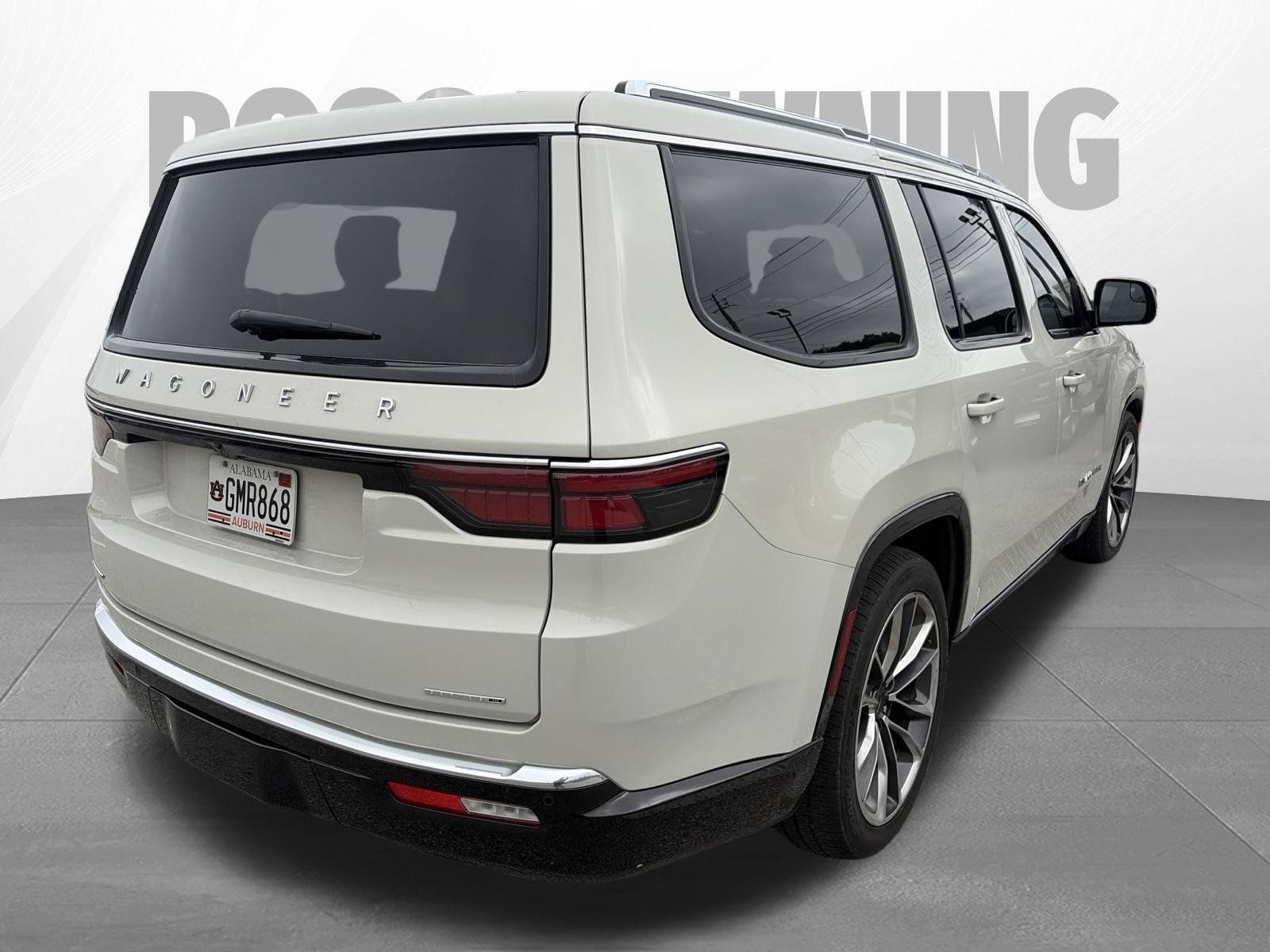 Used 2022 Jeep Wagoneer Series III w/ Premium Group I AWD/4WD image 7