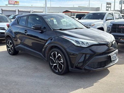 Used 2020 Toyota C-HR XLE image 2