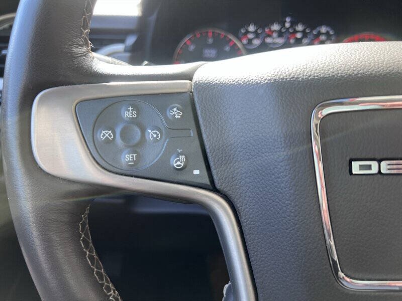 Used 2016 GMC Yukon Denali w/ Open Road Package AWD/4WD image 15