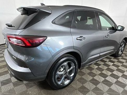 Used 2023 Ford Escape ST-Line AWD/4WD image 3