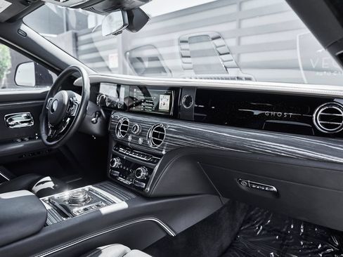 Used 2023 Rolls-Royce Ghost AWD/4WD image 38