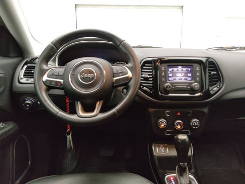 Used 2018 Jeep Compass Latitude FWD image 22