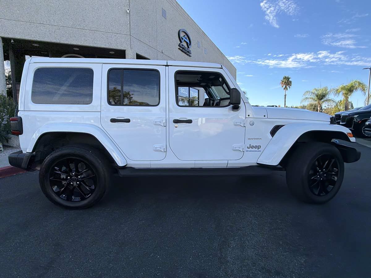 Used 2024 Jeep Wrangler Unlimited Sahara w/ Technology Group AWD/4WD image 10