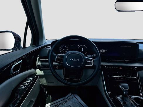 Certified 2023 Kia Carnival SX FWD image 25