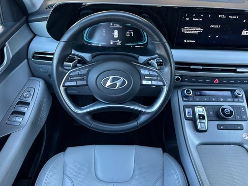 Used 2025 Hyundai Palisade SEL FWD image 13