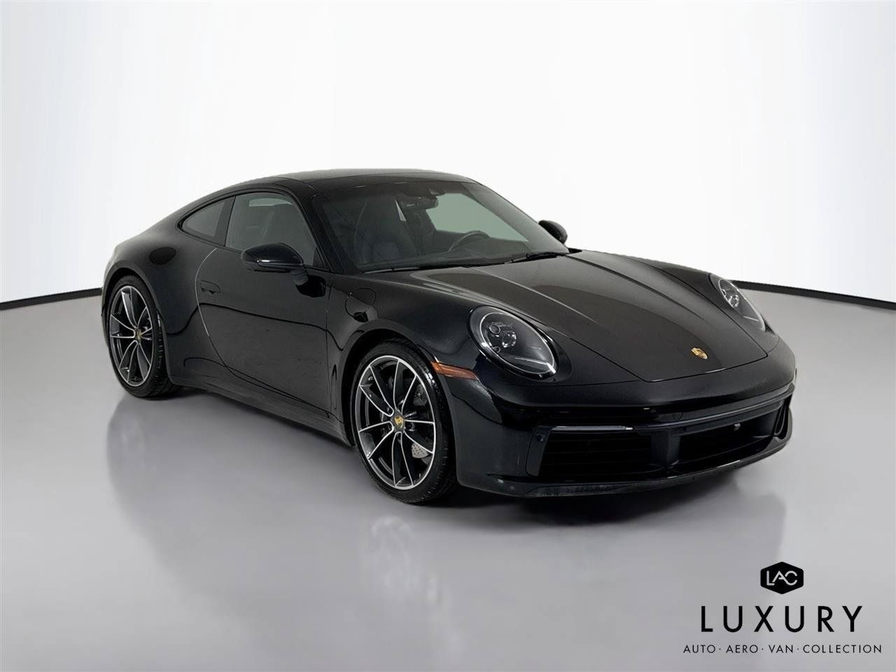 Used 2022 Porsche 911 Carrera w/ Premium Package RWD image 3