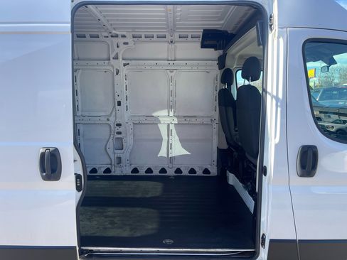 Used 2021 RAM ProMaster 2500 image 14