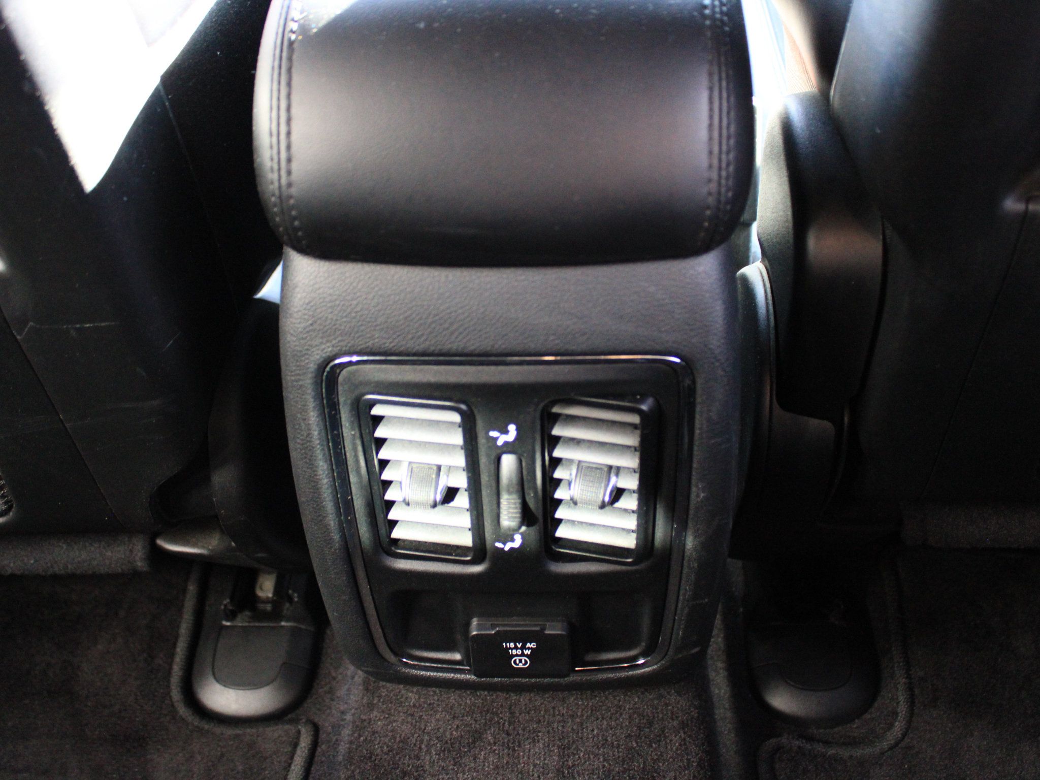 Used 2018 Jeep Grand Cherokee Altitude AWD/4WD image 29