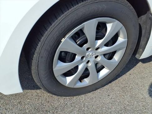 Used 2024 Toyota Corolla LE FWD image 4