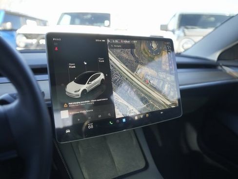 Used 2023 Tesla Model 3 Standard Range image 26