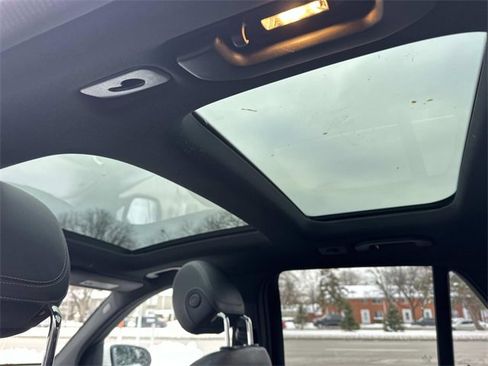 Used 2022 Mercedes-Benz GLC 300 4MATIC image 12