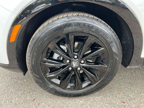 Used 2025 Buick Envista Sport Touring image 25