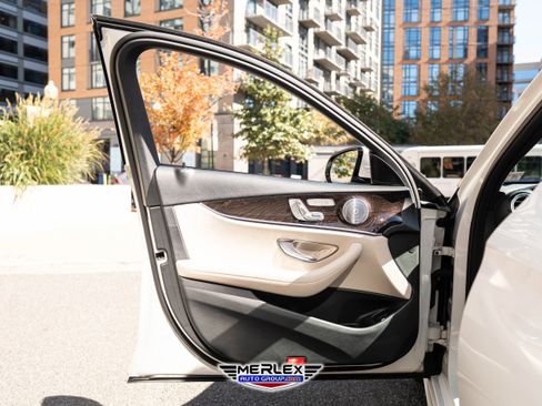 Used 2019 Mercedes-Benz E 300 w/ Premium 1 Package image 43