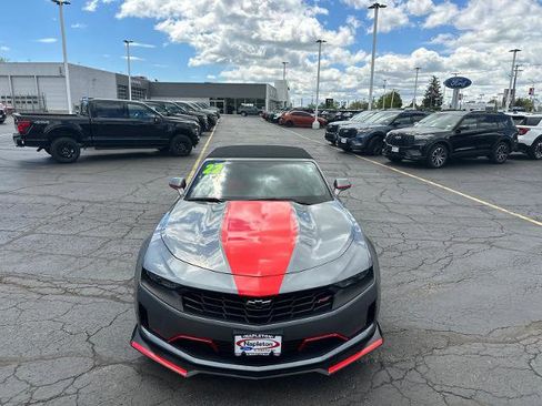 Used 2022 Chevrolet Camaro LT RWD image 3