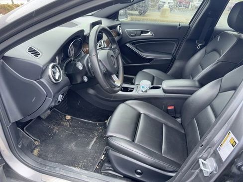 Used 2017 Mercedes-Benz GLA 250 4MATIC w/ Premium Package image 11