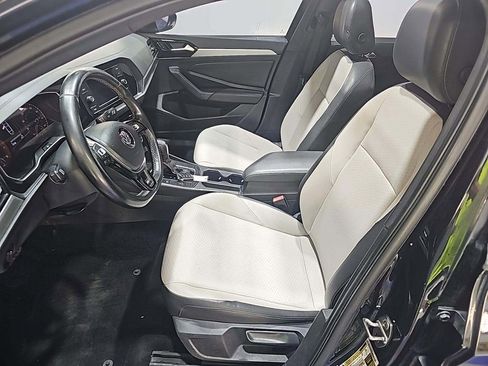 Used 2020 Volkswagen Jetta R-Line image 4