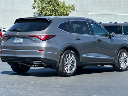 Used 2022 Acura MDX SH-AWD w/ Advance Package image 2