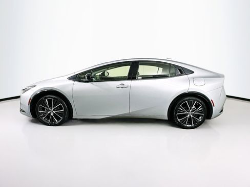 Used 2024 Toyota Prius XLE image 4