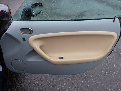 Used 2007 Pontiac Solstice Convertible w/ Premium Package image 18