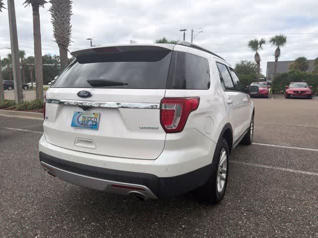 Used 2017 Ford Explorer XLT FWD image 10