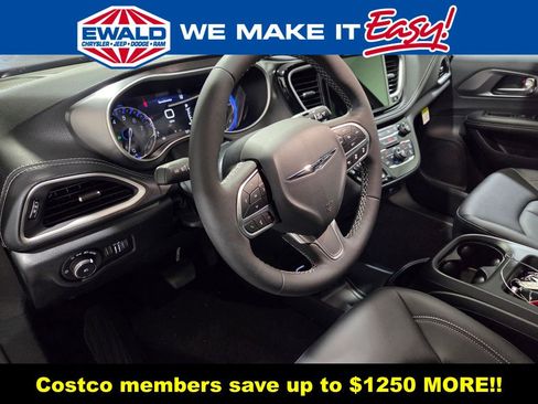 New 2026 Chrysler Pacifica Select FWD image 4