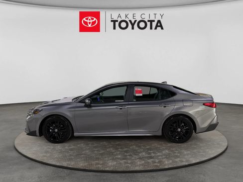Used 2026 Toyota Camry SE w/ Convenience Package FWD image 3