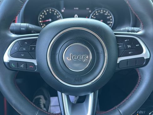 Used 2023 Jeep Renegade Trailhawk AWD/4WD image 25