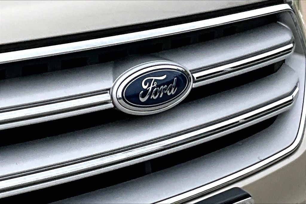 Used 2018 Ford Escape SEL AWD/4WD image 11