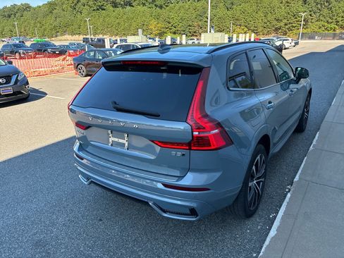 Used 2024 Volvo XC60 B5 Plus w/ Protection Package Premier AWD/4WD image 3