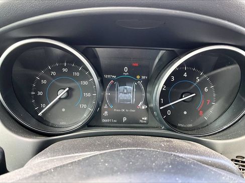 Used 2017 Jaguar XE First Edition image 17