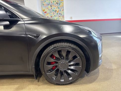 Used 2023 Tesla Model Y Performance image 59