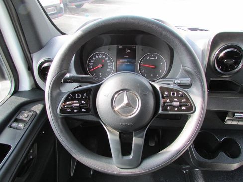 Used 2024 Mercedes-Benz Sprinter 2500 image 19
