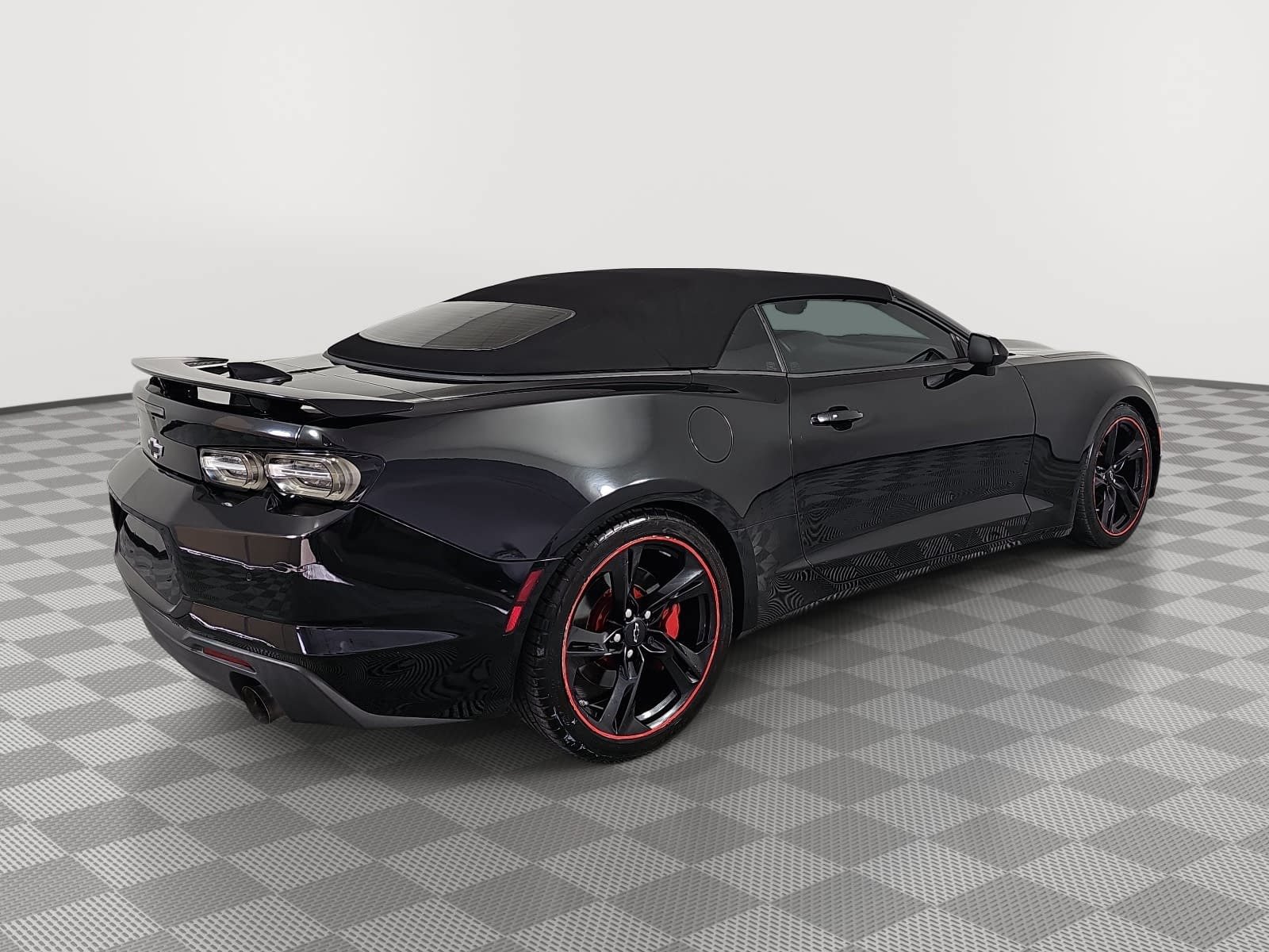 Used 2020 Chevrolet Camaro SS RWD image 8