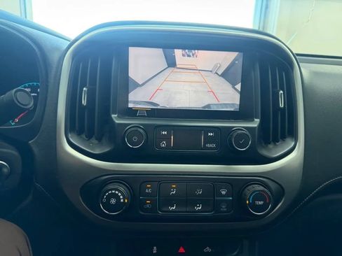 Used 2020 GMC Canyon SLE w/ Elevation Edition RWD image 12