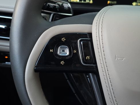 Used 2023 Lincoln Aviator Standard w/ Elements Package image 20