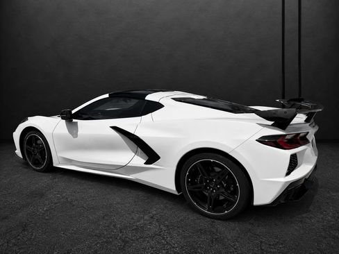 Used 2024 Chevrolet Corvette Stingray Coupe w/ 1LT RWD image 4