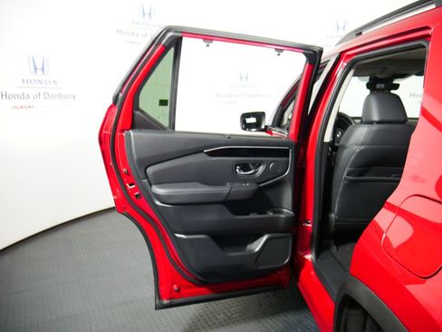 New 2026 Honda Pilot Touring image 11