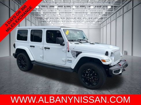 Used 2022 Jeep Wrangler Unlimited Sahara w/ Cold Weather Group AWD/4WD image 1