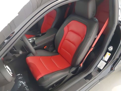 Used 2024 Chevrolet Camaro LT w/ Technology Package image 23