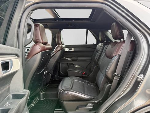 Used 2020 Ford Explorer Platinum w/ Premium Technology Package AWD/4WD image 38