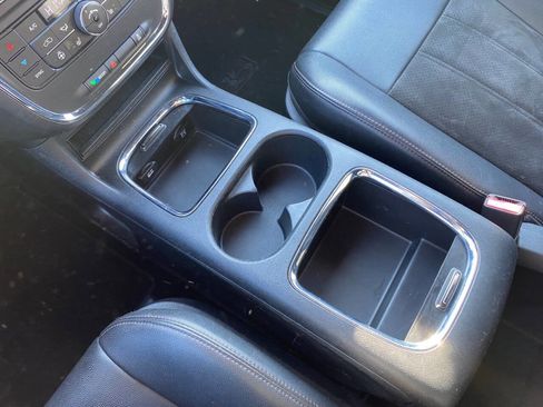 Used 2019 Dodge Grand Caravan SXT image 32