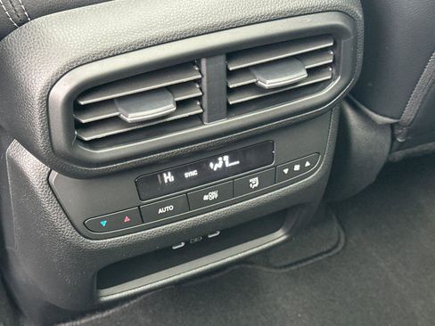 New 2025 Honda Pilot Touring image 14