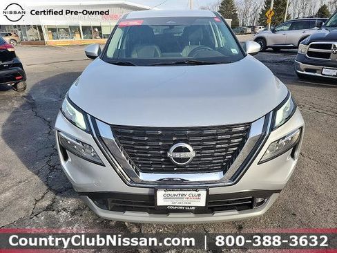 Certified 2023 Nissan Rogue SV image 3