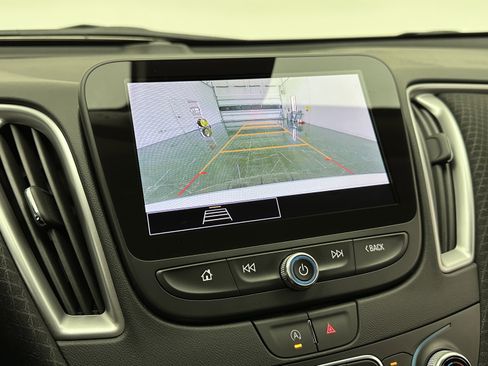 Used 2025 Chevrolet Malibu LT image 11