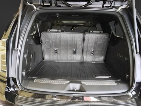 Used 2026 Chevrolet Suburban RST w/ Comfort Package AWD/4WD image 27