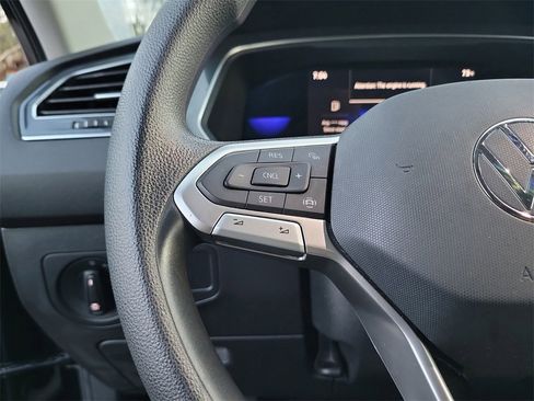 Certified 2022 Volkswagen Tiguan S image 17