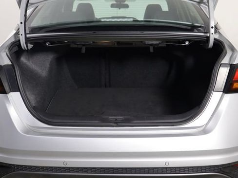 Used 2020 Nissan Altima 2.5 SR w/ Premium Package FWD image 17